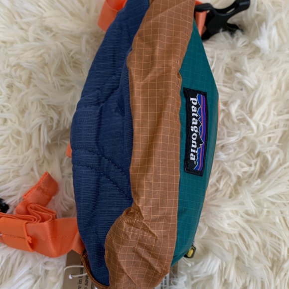 Patagonia Ultralight Black Hole® Mini Hip Pack - Picture 14 of 17